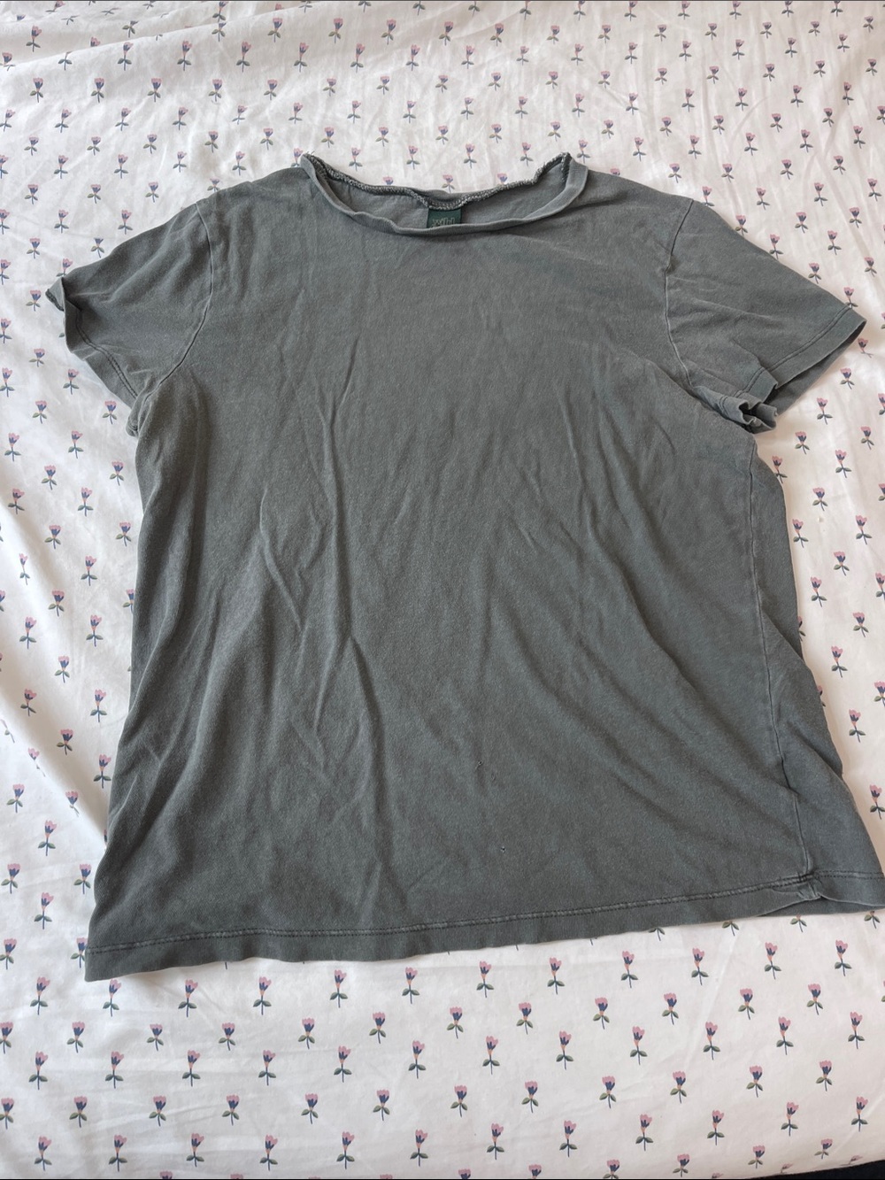 Plain Crewneck Tee in forest green